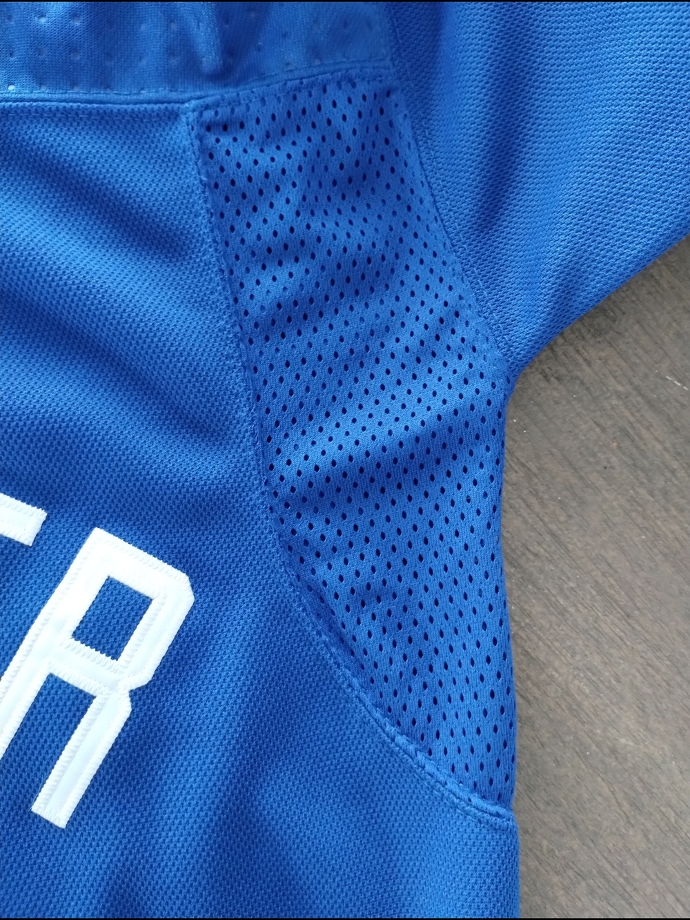 Adidas Vancouver Canucks Brock Boeser #6 NHL Hockey Jersey Blue 46 - Picture 9 of 11